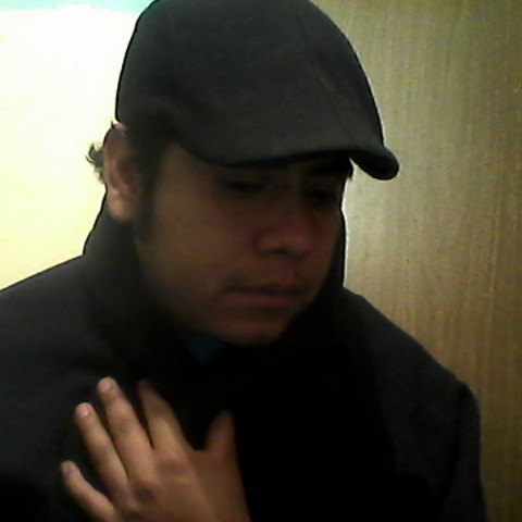 Roberto Flores Photo 16