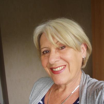 Elizabeth Bowles Photo 23