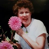 Esther Banks Photo 20