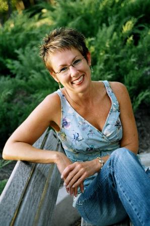 Lynda Davis Photo 37