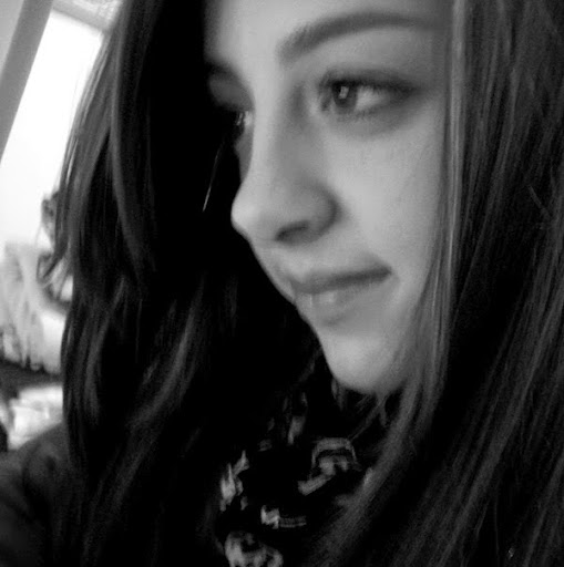 Nicole Hahn Photo 20