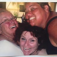 Pamela Edmonds Photo 15