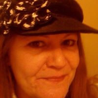 Julie Kelly Photo 17
