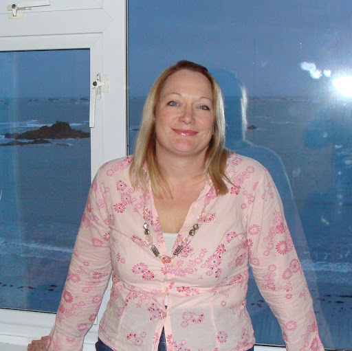 Helen Wells Photo 17