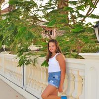 Abigail Roberts Photo 10