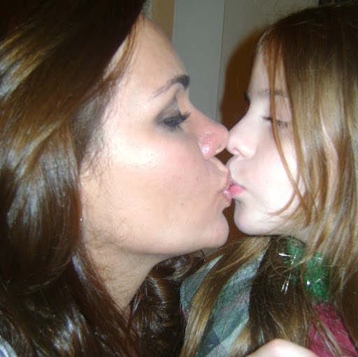 Patricia Mello Photo 37