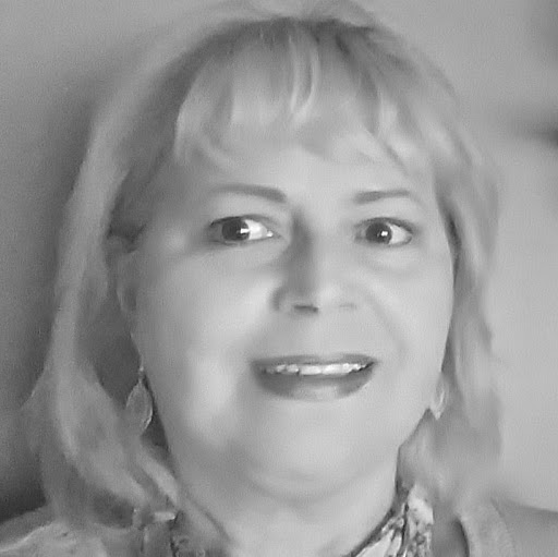 Connie Ray Photo 24