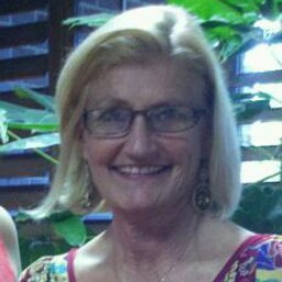 Julie Rowland Photo 17