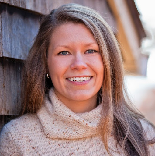 Michelle Shively Photo 17