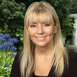 Pamela Stewart Photo 14