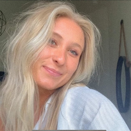 Alexis Walker Photo 16