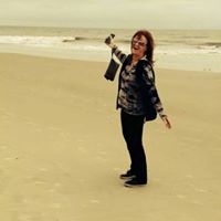 Grace Clark Photo 34