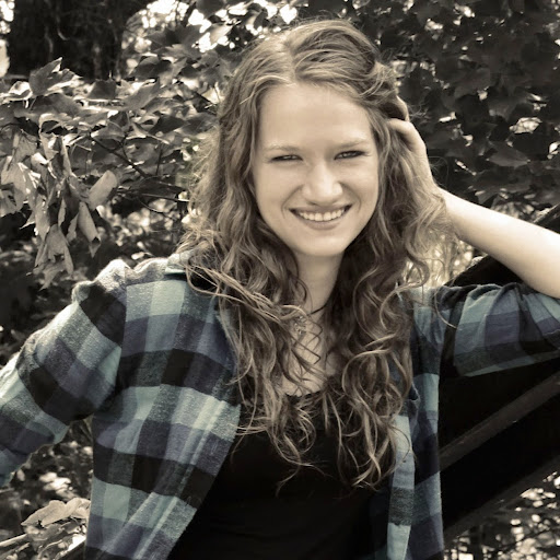 Sarah Hartzell Photo 16