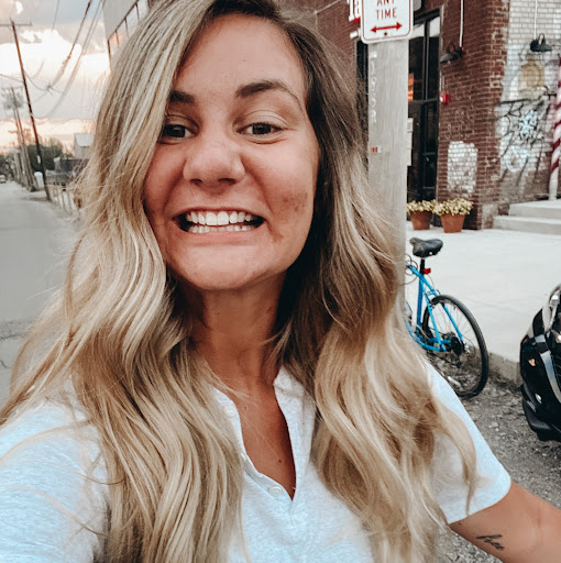 Sarah Wylie Photo 12