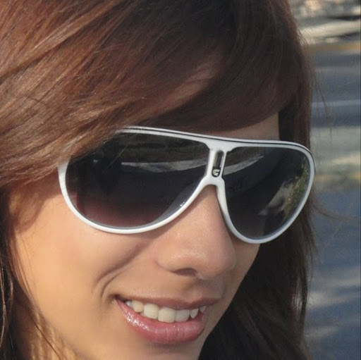 Erika Vargas Photo 20