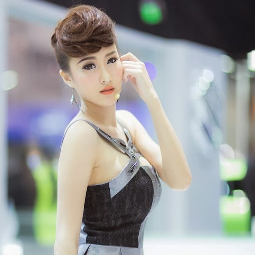 Lingling Zhou Photo 2