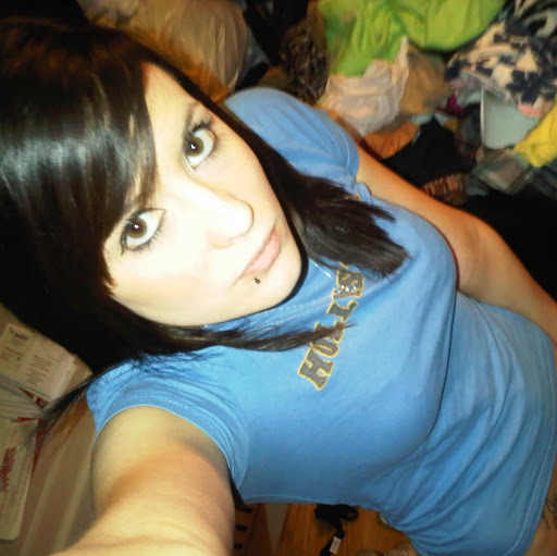 Stephanie Allen Photo 34