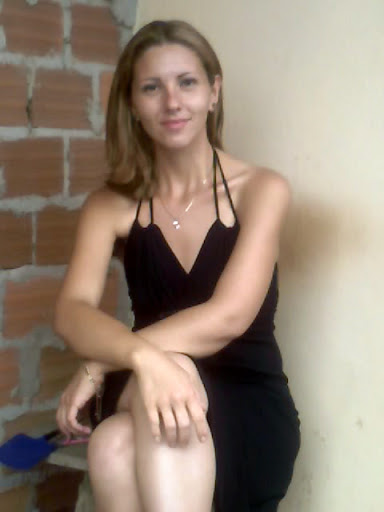 Helen Lucas Photo 34