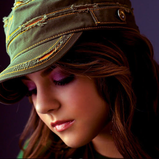 Lola Cook Photo 13