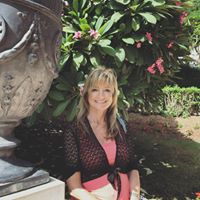 Julie Traynor Photo 5