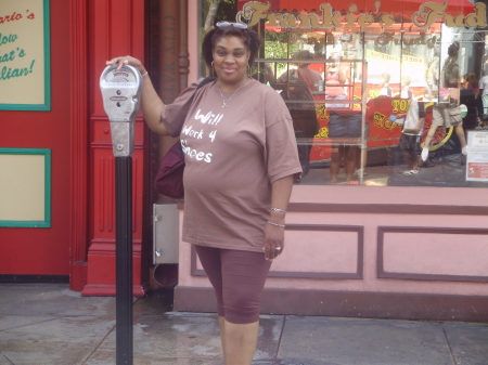 Laurie Brown Photo 34