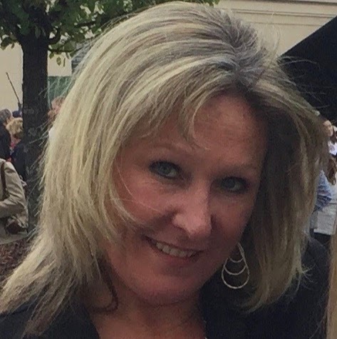 Renee Miles Photo 18