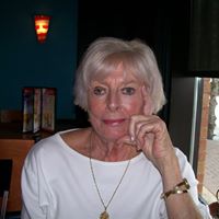 Barbara Reynolds Photo 17