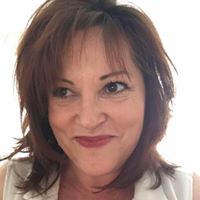 Bernadette Kelly Photo 19