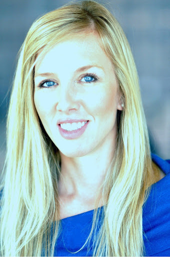 Laura Holloway Photo 20