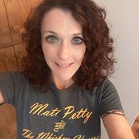 Crystal Leonard Photo 17