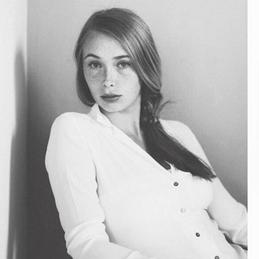 Emma Wolff Photo 9