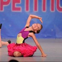 Angela Currie Photo 11