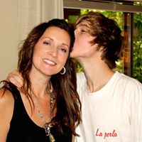 Stephanie Beatty Photo 16