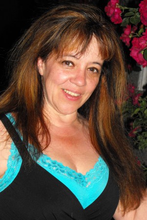 Angela Torres Photo 27