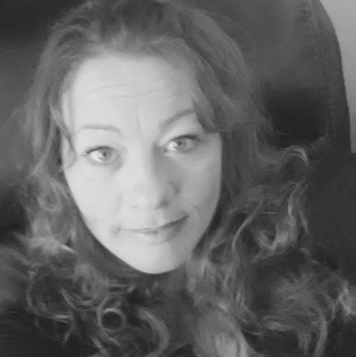 April Ray Photo 6