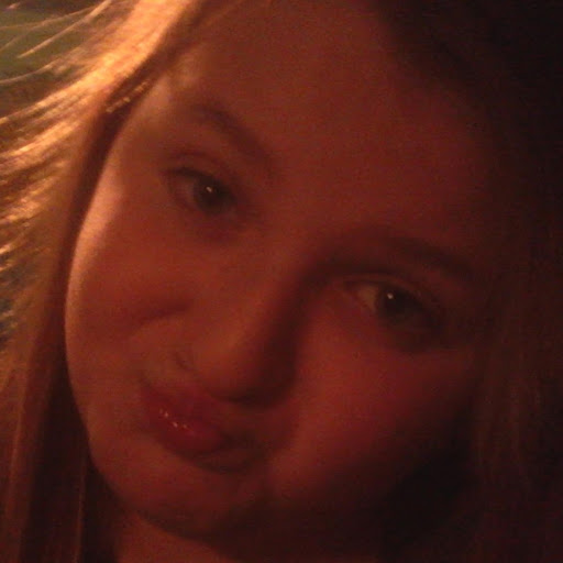 Danielle Lester Photo 21