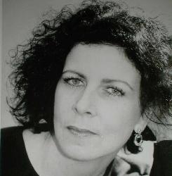 Diane Quinn Photo 20