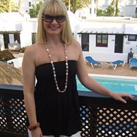 Lisa Youngs Photo 24