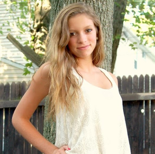 Emily Peters Photo 48