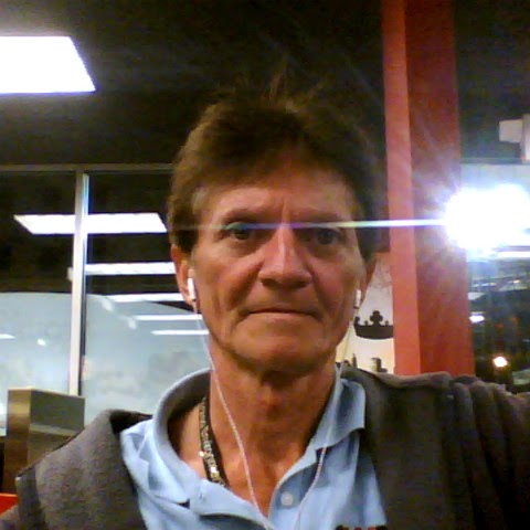 Michael Howell Photo 44