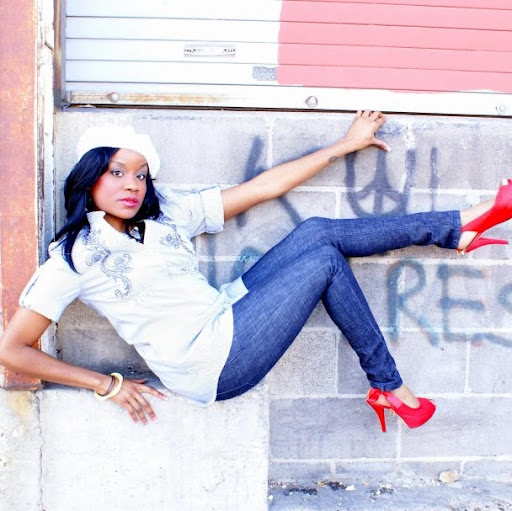 Candice Jones Photo 26
