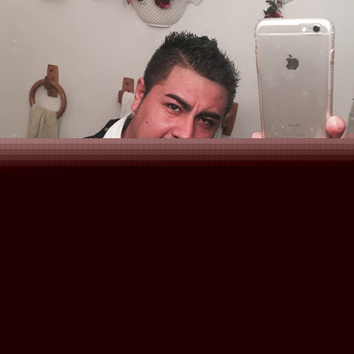 Roberto Flores Photo 13