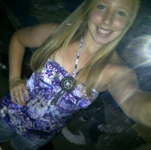Samantha Sheehan Photo 19