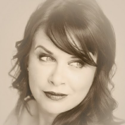 Debbie Matthews Photo 17