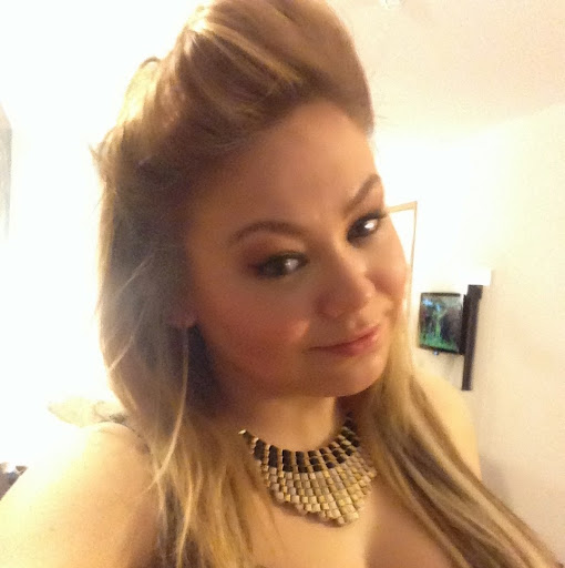 Amy Robeson Photo 9