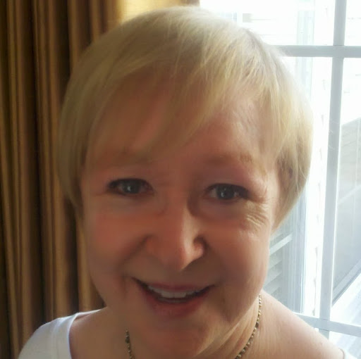 Alice Gregory Photo 30