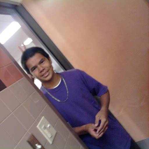 Victor Torres Photo 29