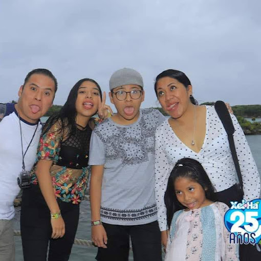 David Alvarez Photo 14
