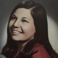 Elizabeth Stanley Photo 19