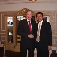 Xiaoping Yang Photo 9